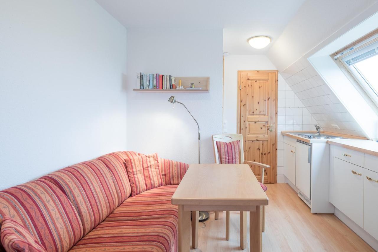 Direkt Am Deich - Ferienwohnung Oland Im Gaestehaus Am Badedeich Дагебюлль Экстерьер фото
